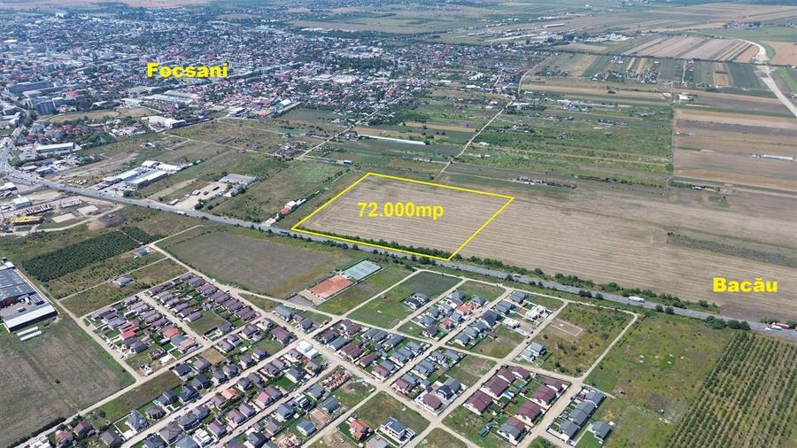 Teren de vanzare pe E 85 langa Autostrada A7 Focsani