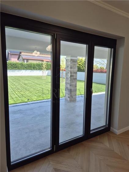 DUMBRAVITA - VILA DE LUX - 5 CAMERE - TEREN 1000 MP - GARAJ - POZITIE EXCELENTA