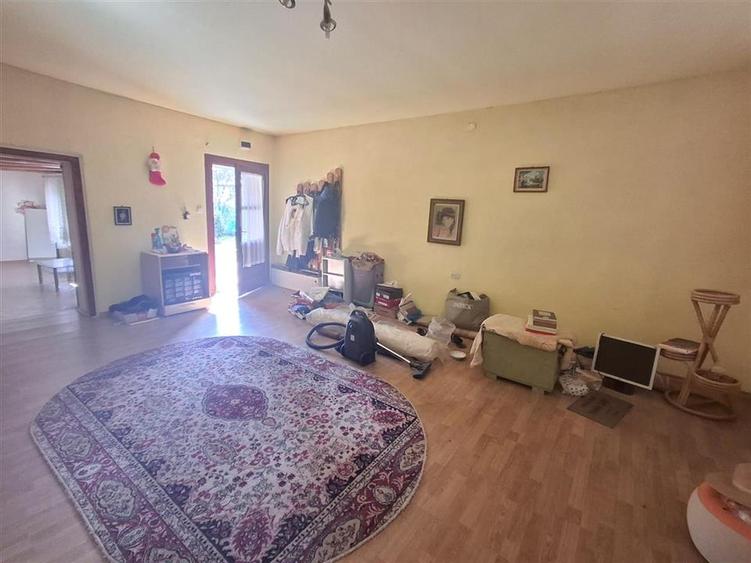 2 Apartamente la casa pivnita garaj in Cisnadie