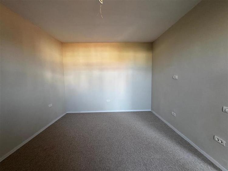 Apartament cu 3 camere, decomandat, situat in Piata Mihai Viteazul!