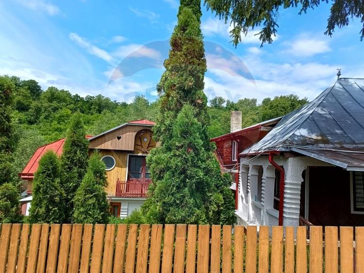 Casa cu teren generos in Sanduleni jud. Bacau