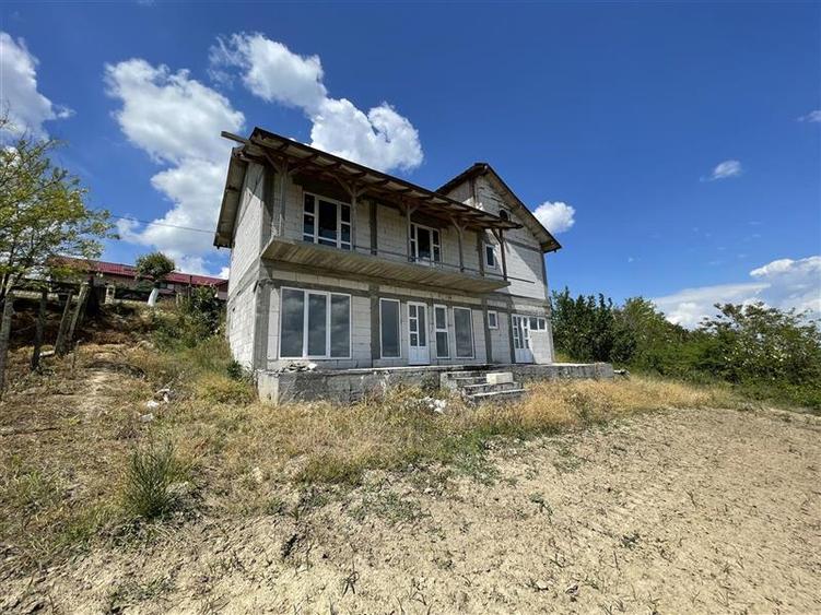 Casa de vanzare in localitatea Malcoci