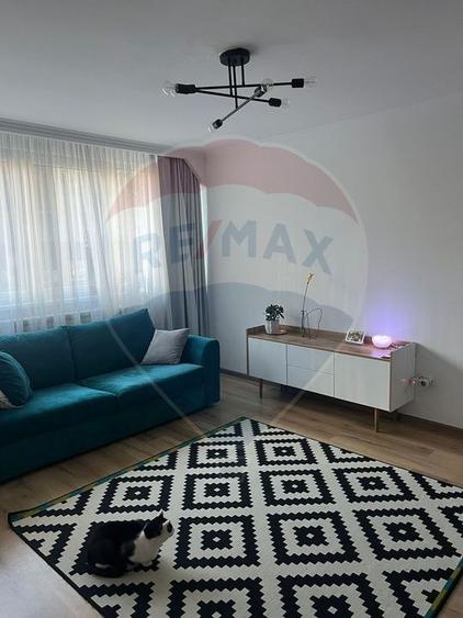 Apartament cu 3 camere de vanzare în zona Stirbei Voda