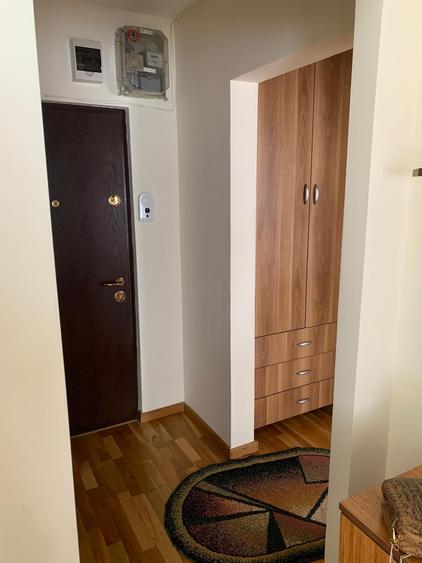 Apartament de 2 camere, decomandat, zona Calea Florești