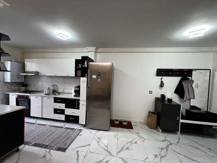 Apartament cu 3 camere , zona Kik , parcare inclusa