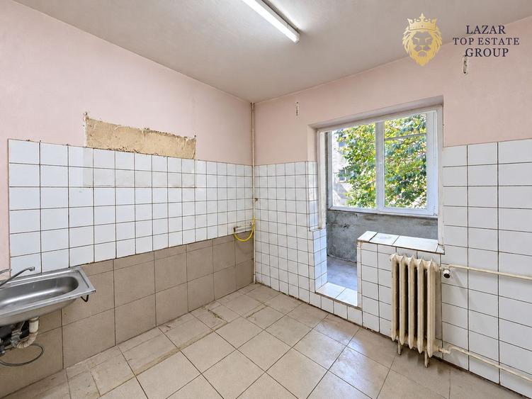 Apartament 2 camere zona 300 de vanzare
