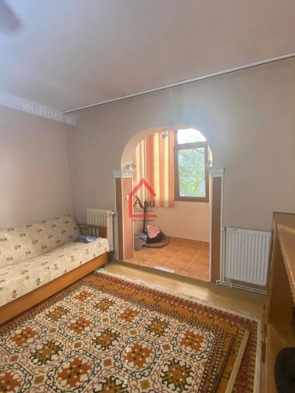 Apartament cu 3 camere, Semidecomandat, Alexandru cel Bun