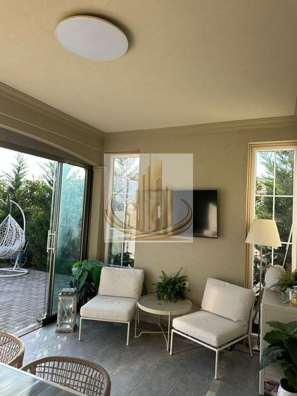 Casa in stil mediteranean, ultrafinisată 5 camere, 3 bai + curte.