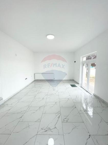 Spațiu comercial stradal de inchiriat