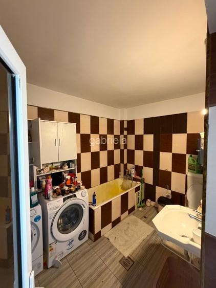 Proprietar , vand casa batraneasca ,locuibila , 405 mp , 15 ml deschidere  - 6