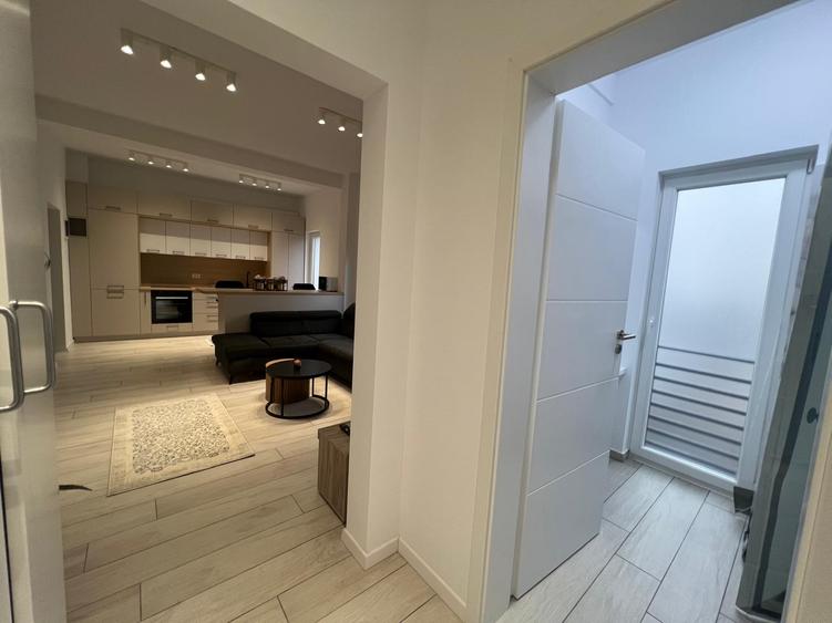 Apartament cu doua camere mobilat si utilat lux