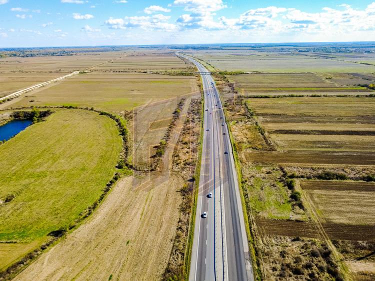 Terenuri industriale cu deschidere la A1, km 64 – Jugureni, Dâmbovița