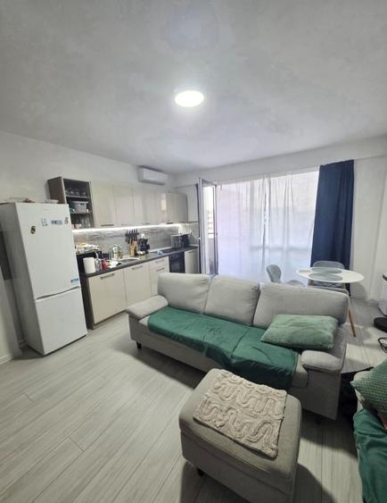 Apartament 2 camere, bloc nou, balcon, lift și loc de parcare