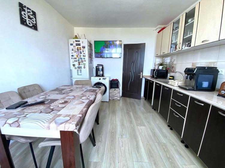 Apartament 2 cam decomandat, zona Vasile Aaron 0% Comision