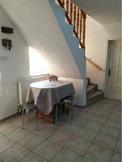 Casă spațioasă cu grădină generoasă – locul ideal pentru familia ta!  - 3