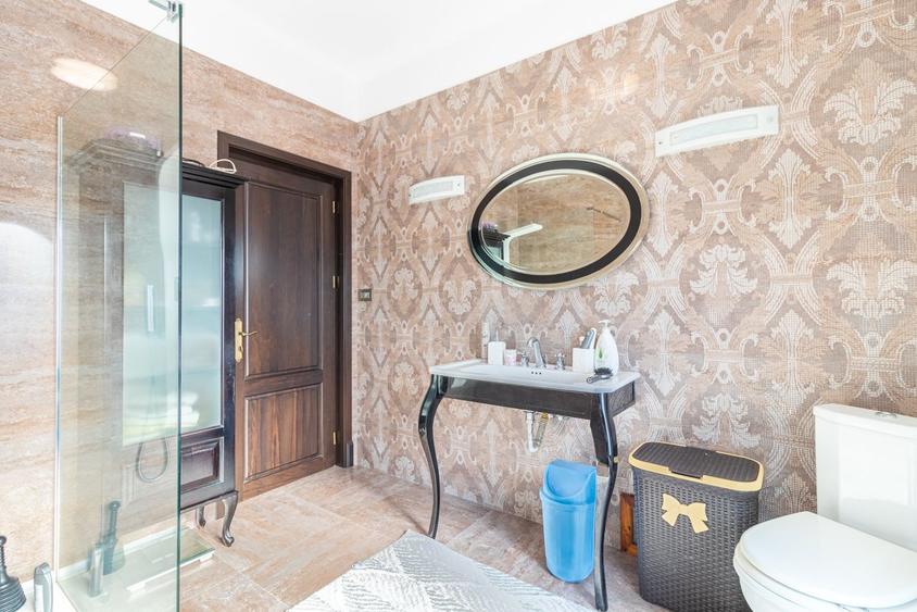 Vila cu piscina si garaj - 6 dormitoare - Pantelimon