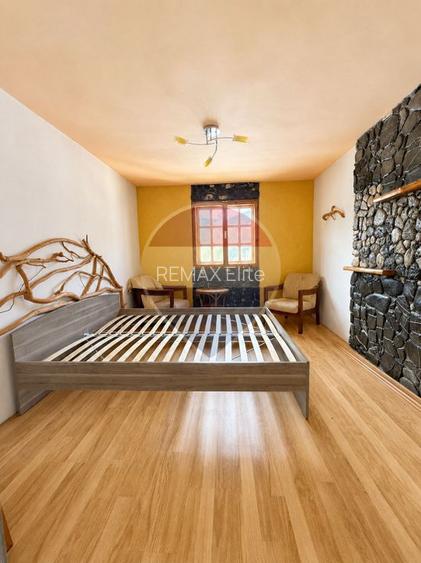 Casă / Vilă cu 9 camere de vânzare în zona Sud-Est - 4