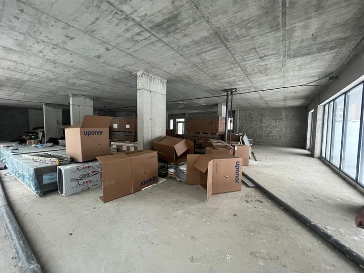 Spatiu comercial ,671 mp utili , intr-un nou ansamblu ANDREI MURESANU