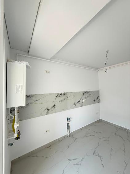 Garsonieră decomandată, compartimentare eficientă, balcon– Etaj 1/6- Comision 0