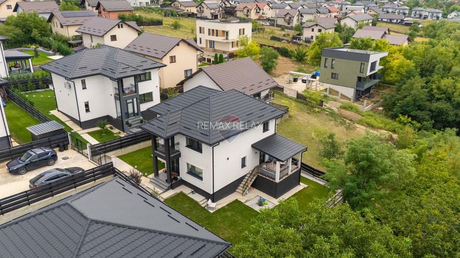 Vilă elegantă I Valea Lupului | 5 camere I 775 mp teren I Comision 0% - 23
