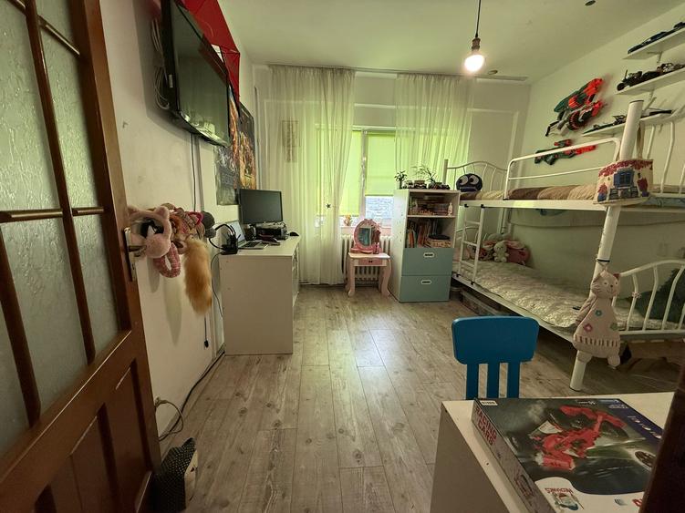 Apartament 3 camere de vanzare Mircea cel Batran