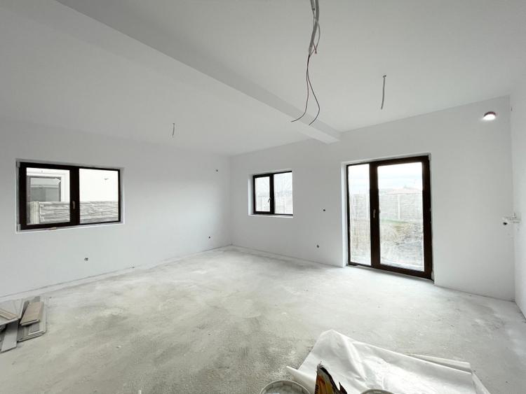 Duplex 4 camere central Mosnita Veche