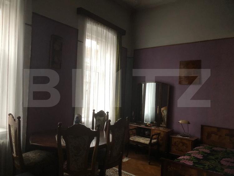 De vanzare casa , 250 mp, doua fronturi , zona Centrala