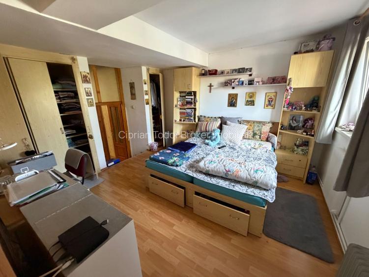 Apartament 4 camere cu scara interioara,  zona Cetate - 2