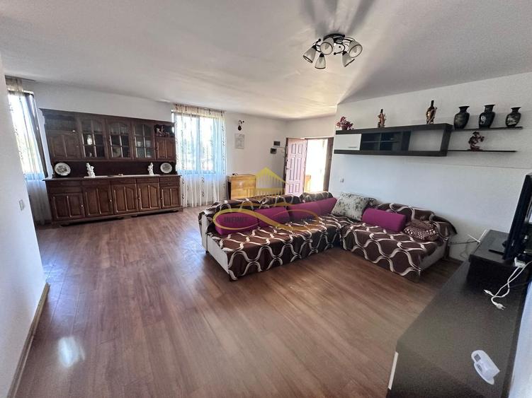 De vanzare casa 4 camere Siretu Saucesti
