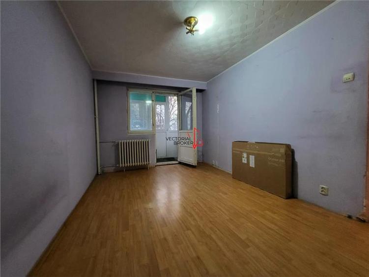 APARTAMENT 4 CAMERE DECOMANDAT / METROU 5 MIN