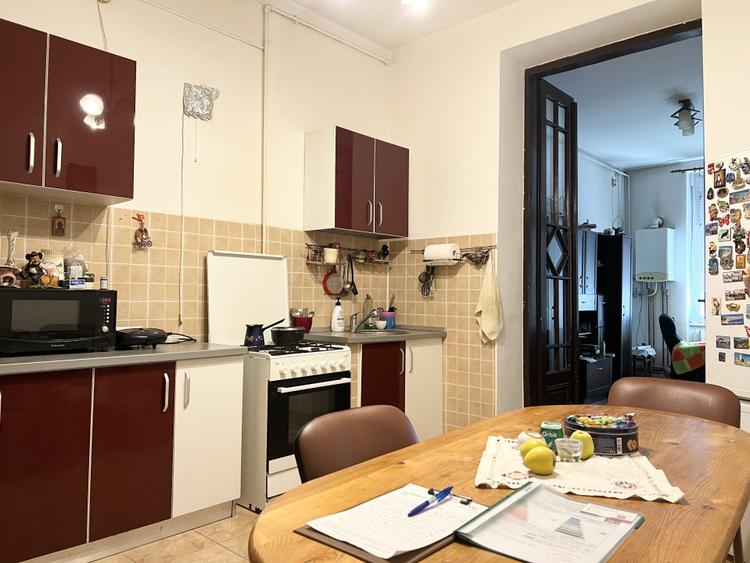 Apartament 4 camere, 120mp utili, cladire istorica, parter - Central