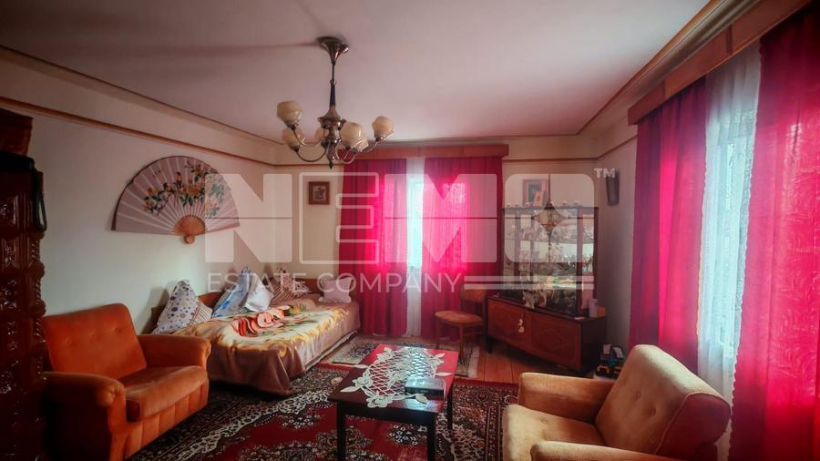 Vilă 5 camere | 200 mp utili | Teren 4.361 mp | Demisol + Mansardă