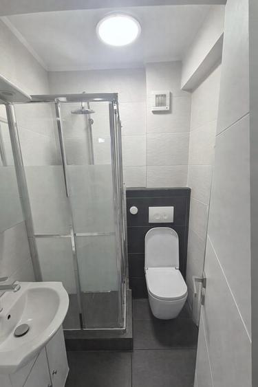3 Camere Bloc Nou Zona inel 1- Academia Mircea Cel Bătrân Curte Privată