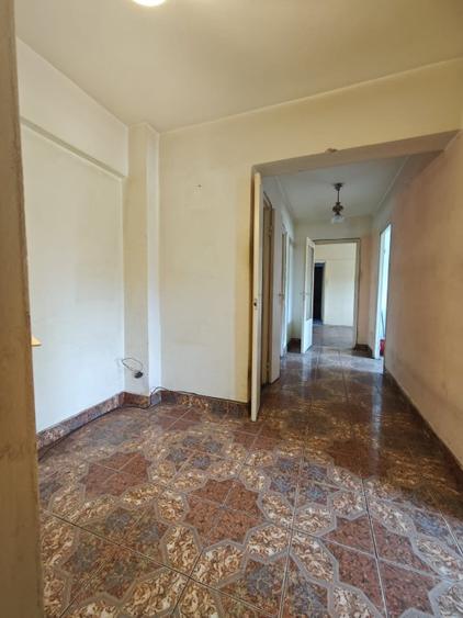 Apartament de vanzare, cu 3 camere spațios, etaj 1, zona Parcul Mara