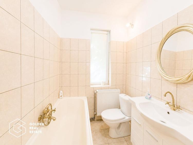 Apartament la casa cu 3 camere, zona Centrala