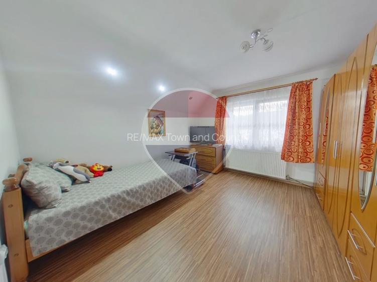 Casă / Vilă cu 4 camere de vânzare - 11