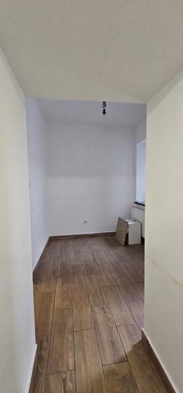 Inchiriez spatiu comercial cu alimentatie publica,26m,parter,Piata Mare,in curte