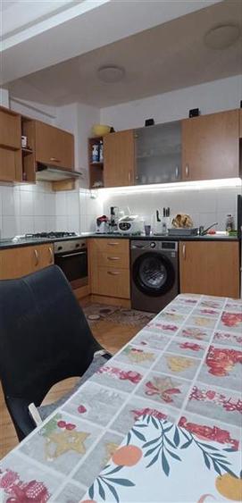Decomandat cu 2 bai cu loc de parcare inclus