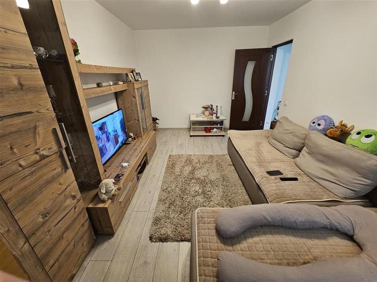 Apartament 2 camere decomandat, renovat, parter inalt – zona Astra