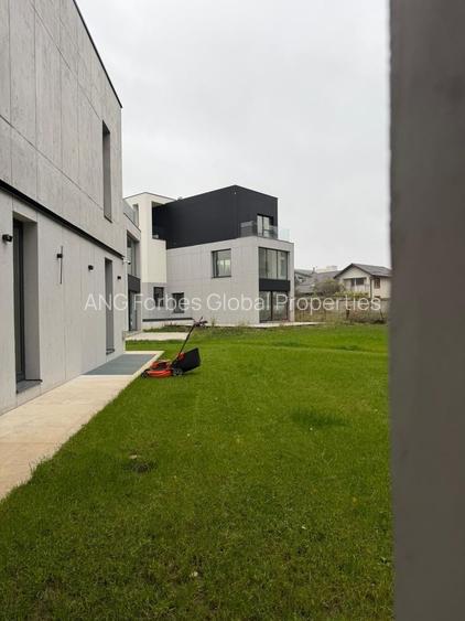 Casă Exclusivistă în Băneasa/Sisești – Design Nonconformist și Spațiu Generos