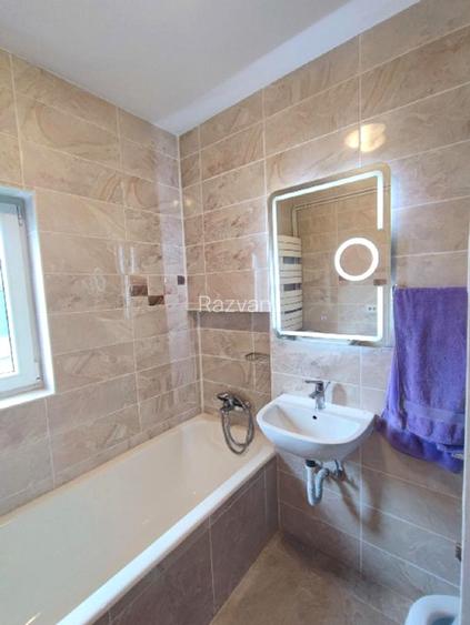 Proprietar  - 2 camere Primaverii  - renovat si complet reconsolidat - 5