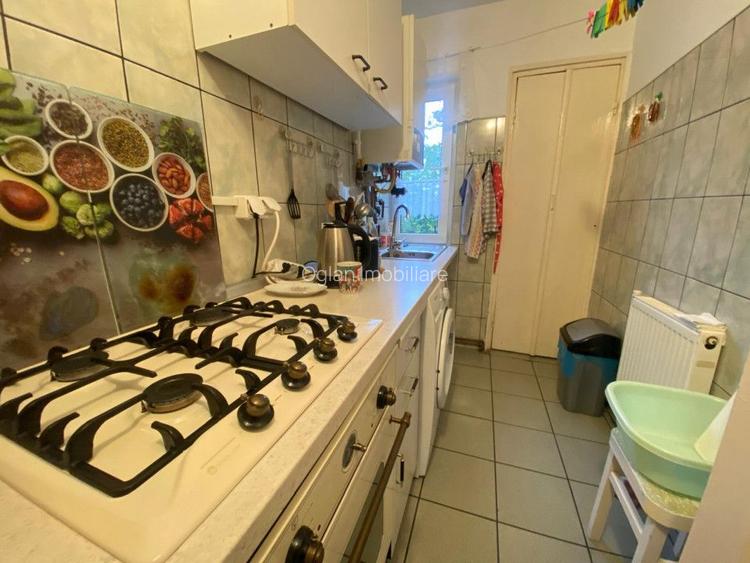 Apartament 3 camere, etaj 2, strada Semaforului - 3