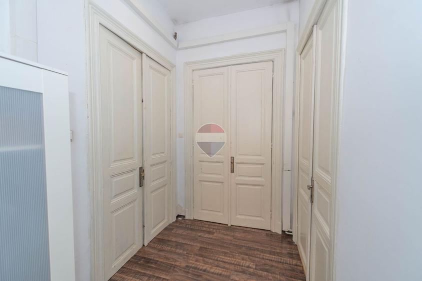 Apartament 3 camere 83 mpu, de vanzare in vila interbelica, parter