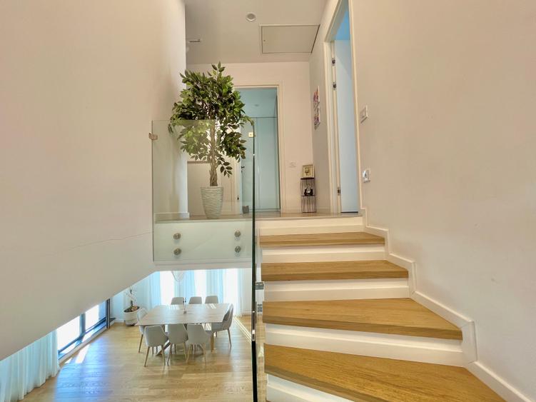 Contemporary Luxury Villa for Rent | Exceptional Indoor-Outdoor Living