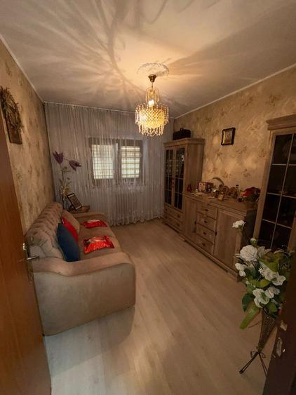 Apartament 4 camere de vanzare Crangasi