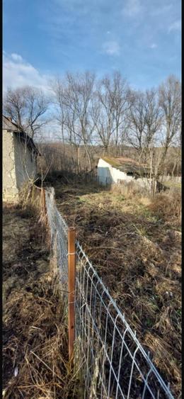 Casa demolabila Faureni, 2600 mp teren
