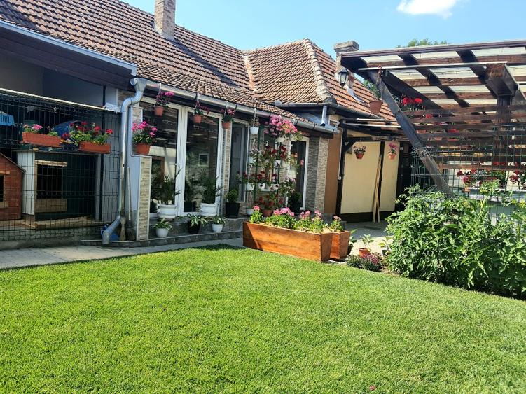 NOA HOME | Casă renovată și mobilată | 130 mp | Teren 303 mp | Zonă centrala