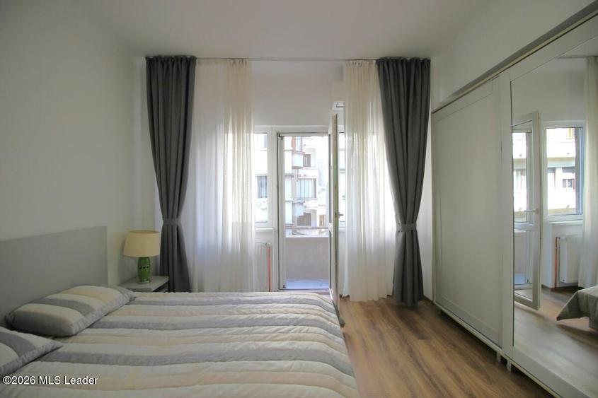 Piata Romana, 4 camere 138 MP total, Etaj 2/9, renovat - utilat, liber