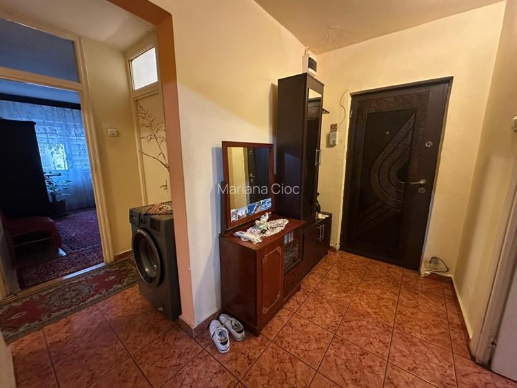 Proprietar vând apartament 3 camere, cartier Cornițoiu - 10