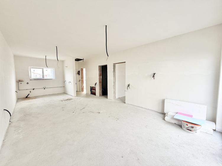 Duplex cu 3 camere cu toate utilitatile - drum asfaltat - Mosnita Noua
